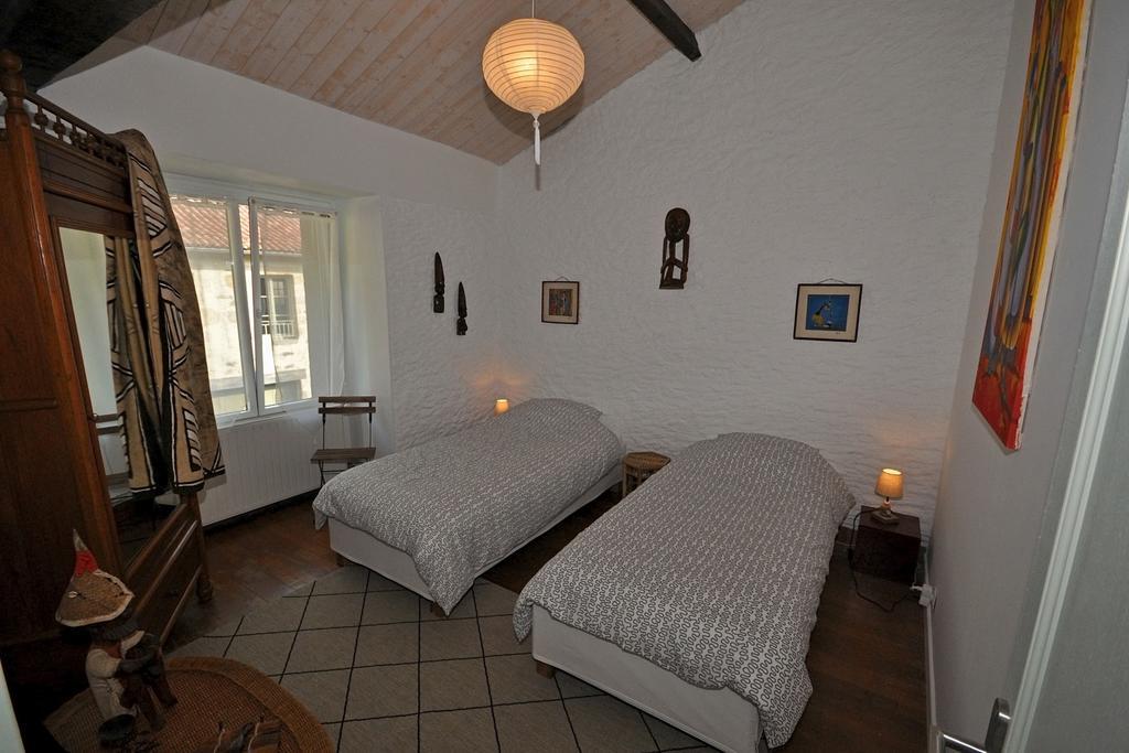 Gîte proche Puy du Fou Mortagne-sur-Sevre Chambre photo